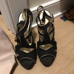 Guess black platforms